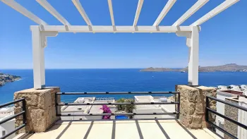 Yalıkavak Deniz Manzaralı Görkemli Ev, Ayrı Daireli